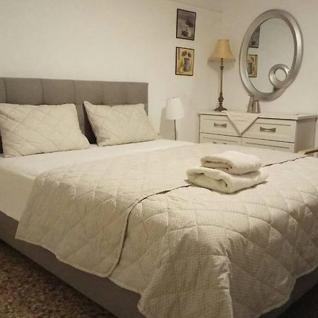 Central Town House 60M2**** 比雷埃夫斯 外观 照片