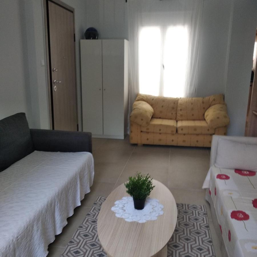 Central Town House 60M2**** 比雷埃夫斯 外观 照片
