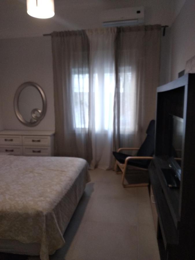 Central Town House 60M2**** 比雷埃夫斯 外观 照片