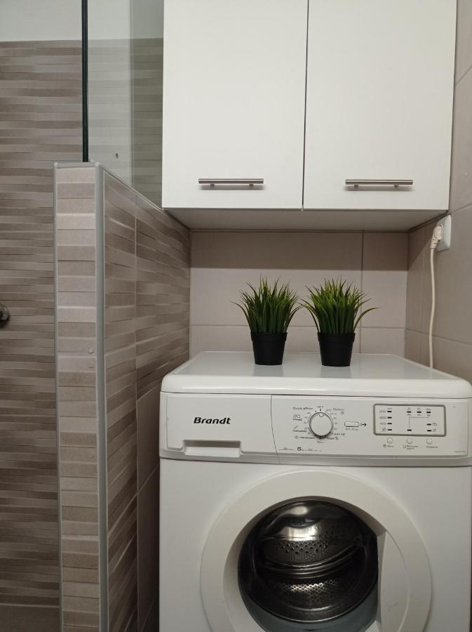 Central Town House 60M2**** 比雷埃夫斯 外观 照片