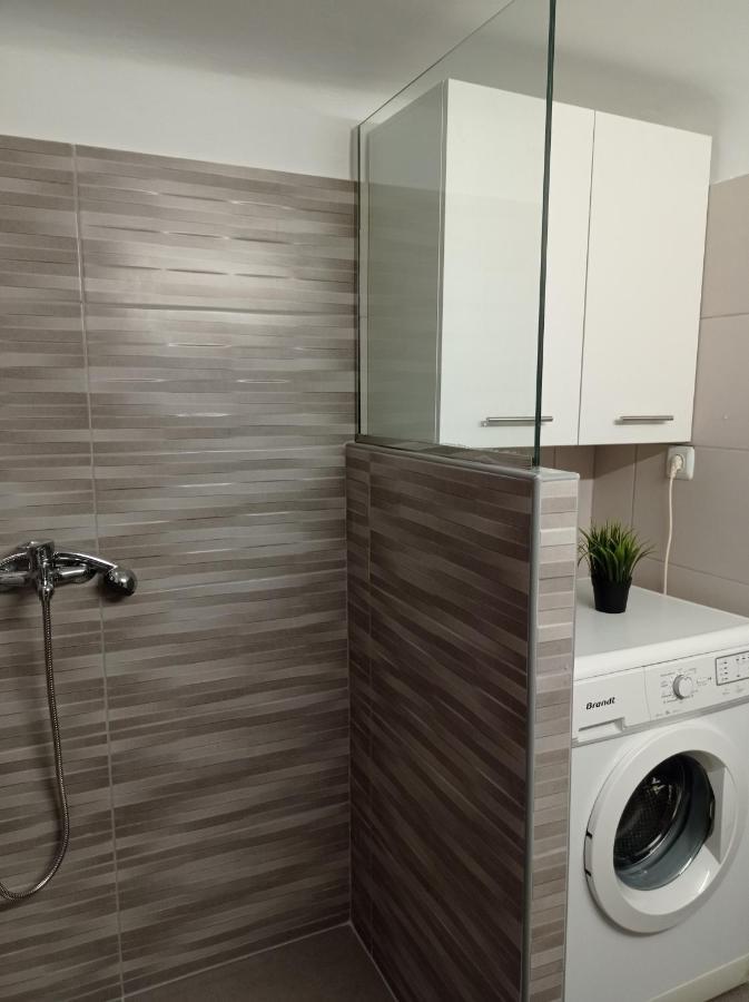 Central Town House 60M2**** 比雷埃夫斯 外观 照片